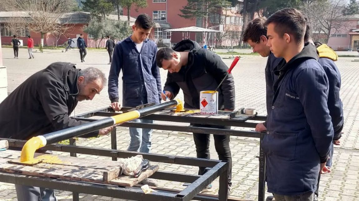 Hoşgör Plastik Firmasından sipariş olarak alınan bisiklet park yeri ve otopark stoperleri teslim edildi